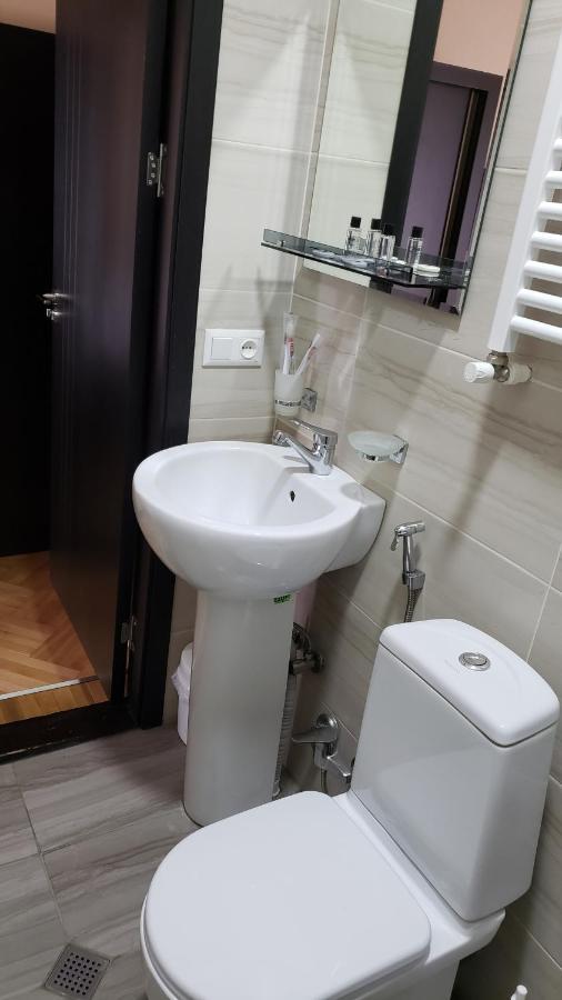 Family Guest House Tbilisi Bagian luar foto