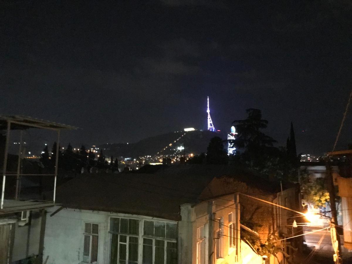 Family Guest House Tbilisi Bagian luar foto