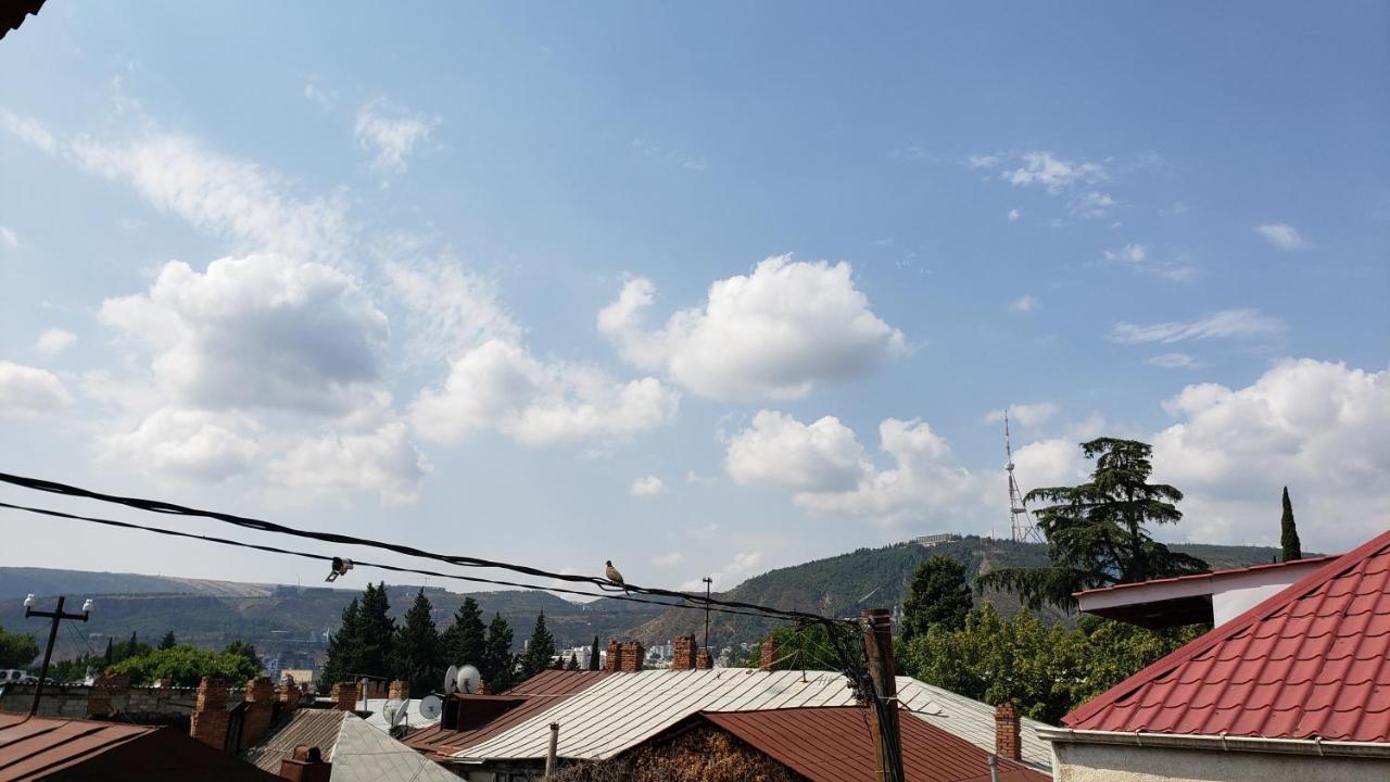 Family Guest House Tbilisi Bagian luar foto