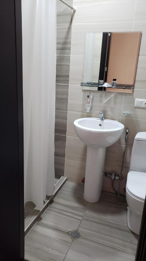 Family Guest House Tbilisi Bagian luar foto
