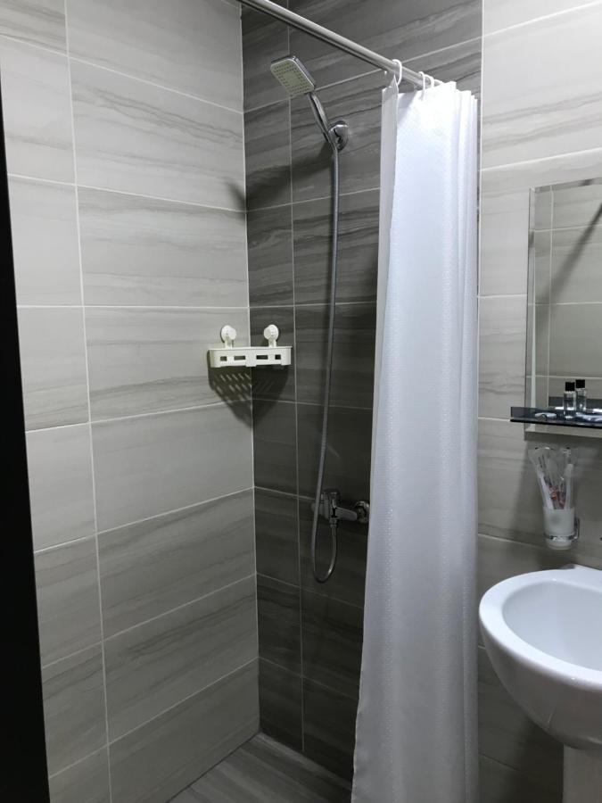 Family Guest House Tbilisi Bagian luar foto
