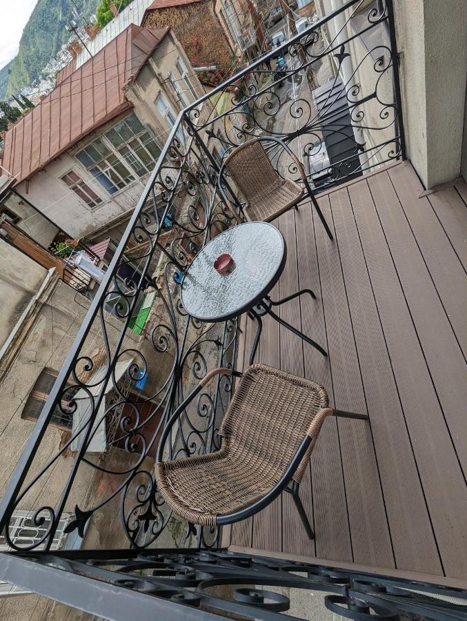 Family Guest House Tbilisi Bagian luar foto
