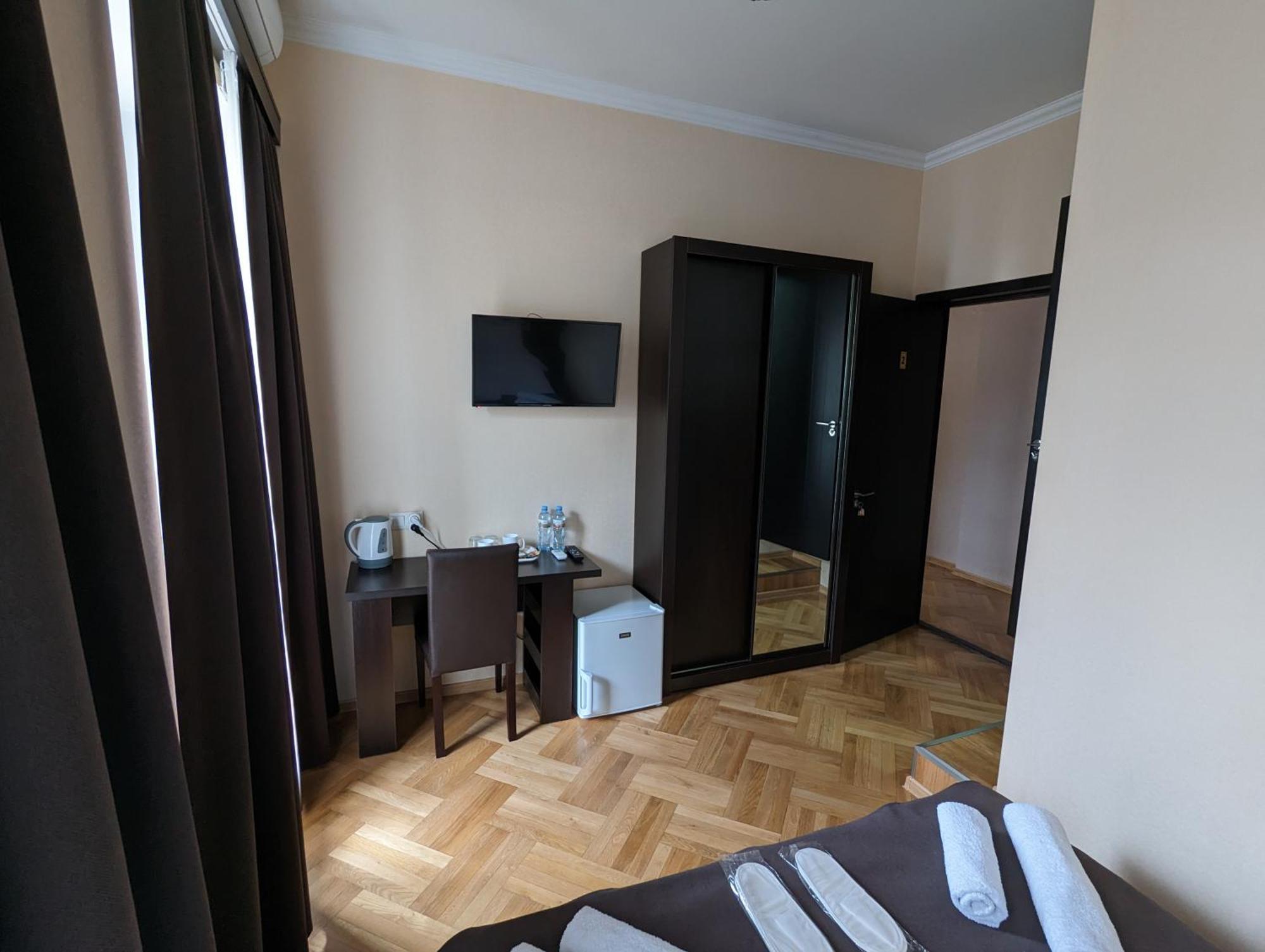 Family Guest House Tbilisi Ruang foto
